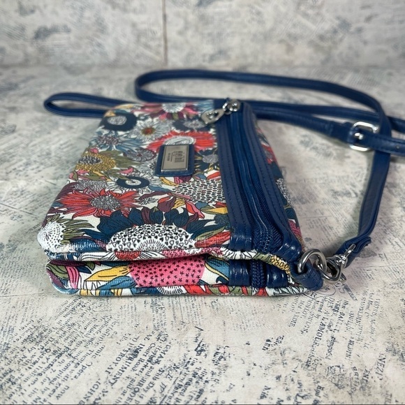 GIGI HILL CROSSBODY BAG - Picture 5 of 14